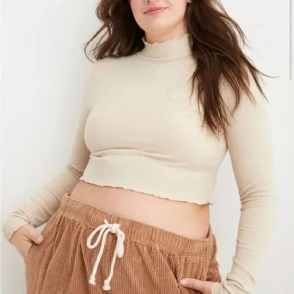Aerie Long Sleeve Cropped Mock Neck Long sleeve T-Shirt scalloped hem size L tan - Picture 1 of 7